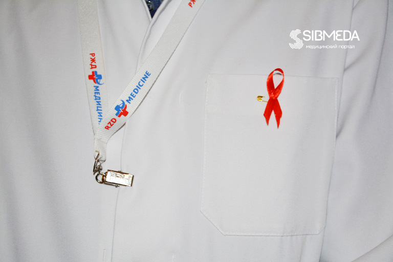 Новосибирцы проверили свои знания о ВИЧ-инфекции и получили призы