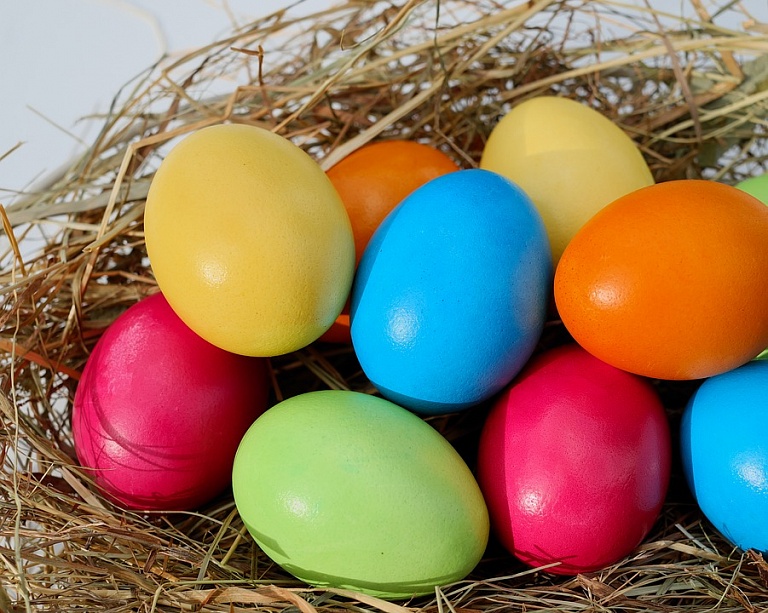 Специалисты рассказали, как приготовить натуральные красители для яиц в домашних условиях 