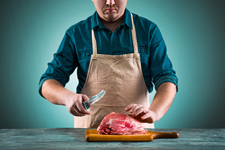 Нужно ли мыть сырое мясо перед приготовлением?