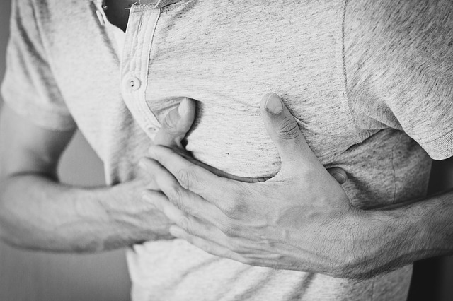 По каким трем симптомам можно распознать сердечный приступ?