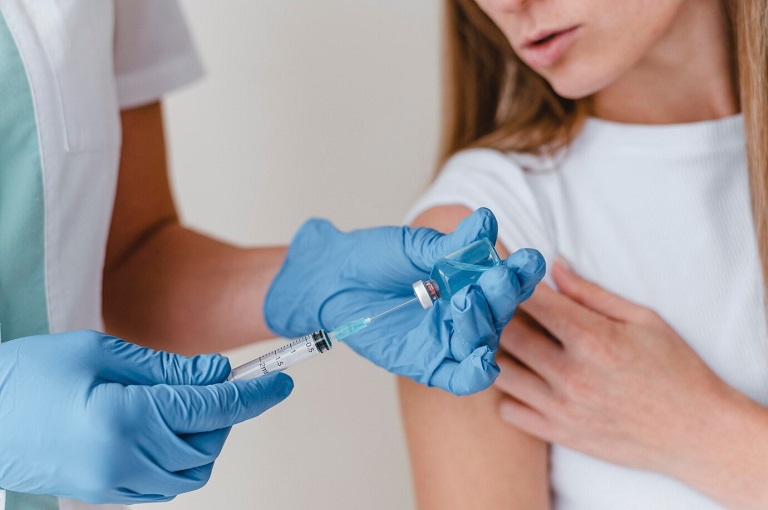 В каком возрасте вакцинация против ВПЧ полностью защищает от рака шейки матки?