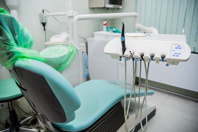В Новосибирске дезинфекторы вместе с насекомыми отравили сотрудников стоматологической клиники