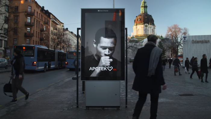 В Стокгольме появился кашляющий билборд