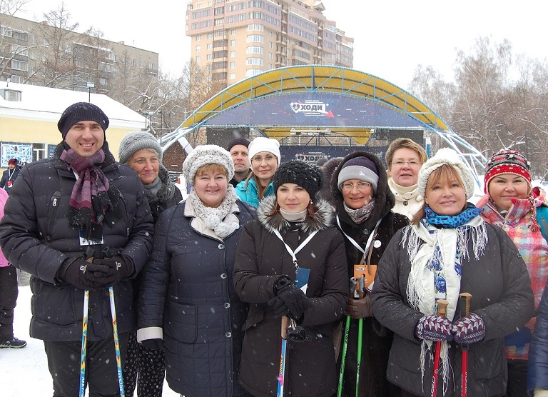 Более 500 новосибирцев приняли участие в празднике скандинавской ходьбы «Ходи, Россия! Ходи, Новосибирск!»