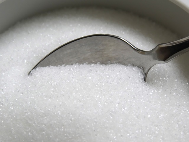 Минздрав инициирует введение акцизов на соль и сахар