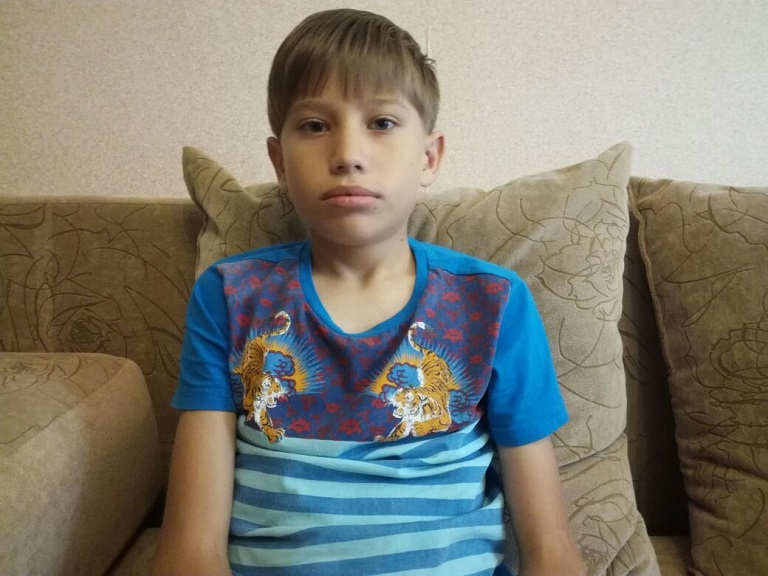 12-летнему Никите, страдающему муковисцидозом, нужен аппарат, чтобы дышать