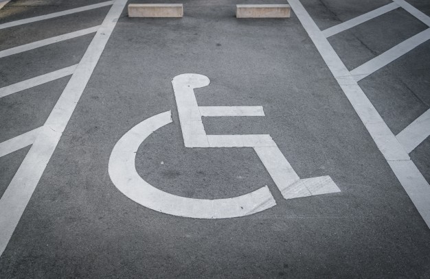 Автомобильного знака «Инвалид» больше не будет в свободной продаже 