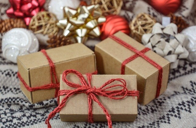 Новосибирцы рассказали о новогодних подарках для коллег
