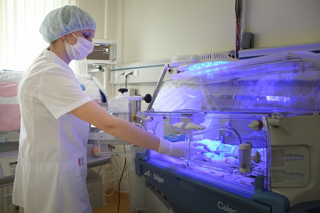  Красноярские врачи спасли младенца, применив охлаждение головного мозга