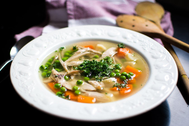 Полезен ли куриный суп во время простуды?