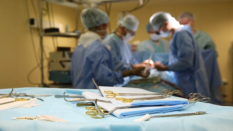 Новосибирские хирурги помогли пациенту с сочетанной онкологической и сердечно-сосудистой патологией