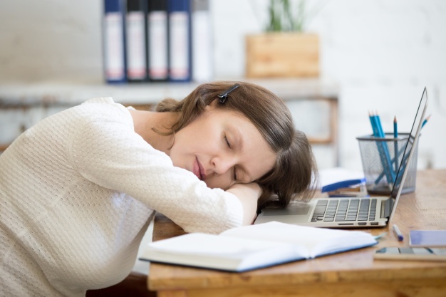 ТОП-10 практических советов, как победить дневную сонливость