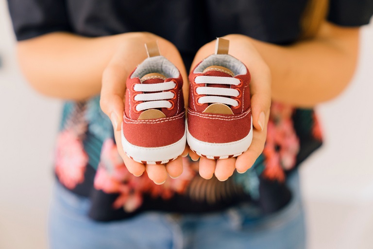 Роскачество: в обуви для малышей обнаружили опасные токсичные вещества