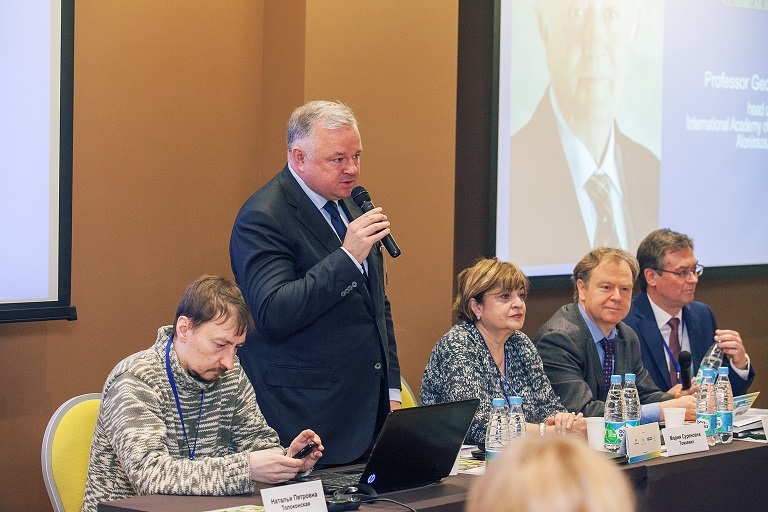 Гомеопаты со всего мира собрались в Новосибирске на международном симпозиуме