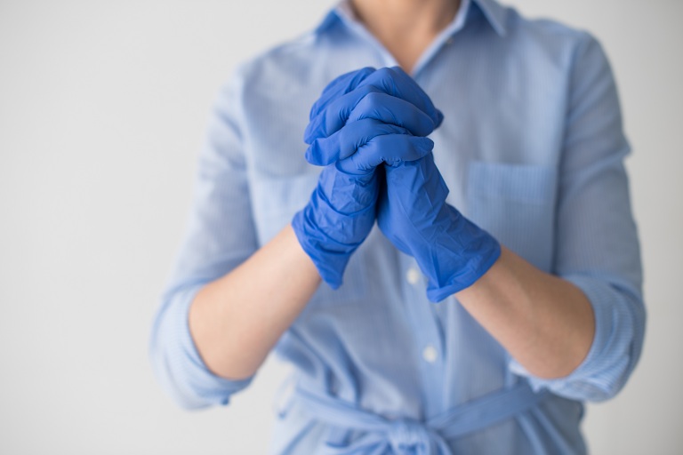 Перчатки и антисептики: как сохранить кожу рук?
