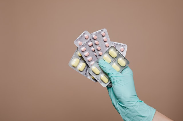 Аптекам запретят продавать лекарства блистерами