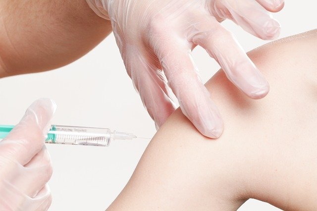 Пункт вакцинации открылся в новосибирском торговом центре