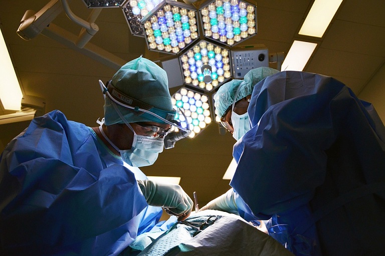 Новосибирские врачи будут проводить операции по наложению гастростом