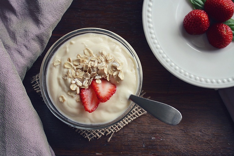 Топ-5 мифов о йогурте: полезный продукт или вредное лакомство?
