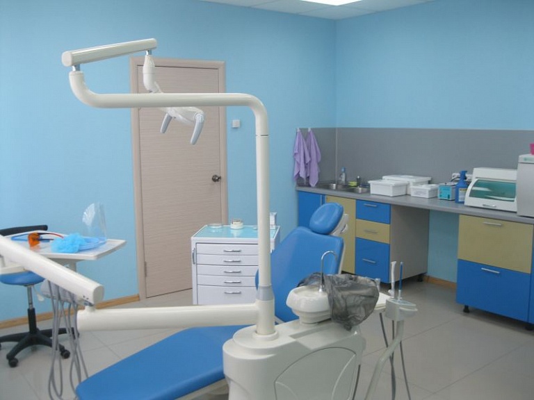 Имплантация зубов «под ключ» (израильский имплантат и металлокерамика) всего за 28 тыс. руб.