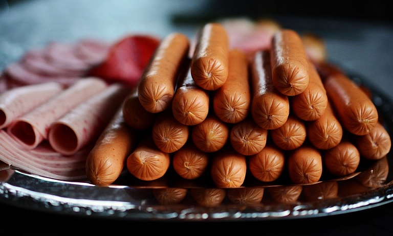 Колбаса в России подорожает, а здоровые продукты станут дешевле