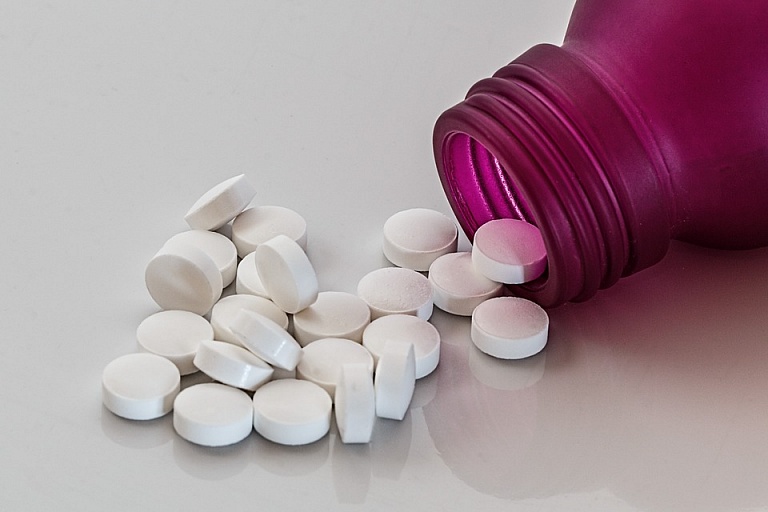 Популярные таблетки от запора могут привести к попыткам суицида