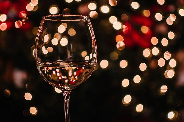 Топ-7 признаков, что Новый год вам лучше встречать без спиртного