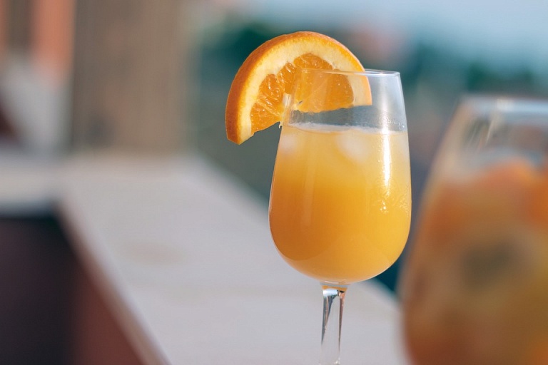 Росконтроль нашел апельсиновый сок без апельсинов