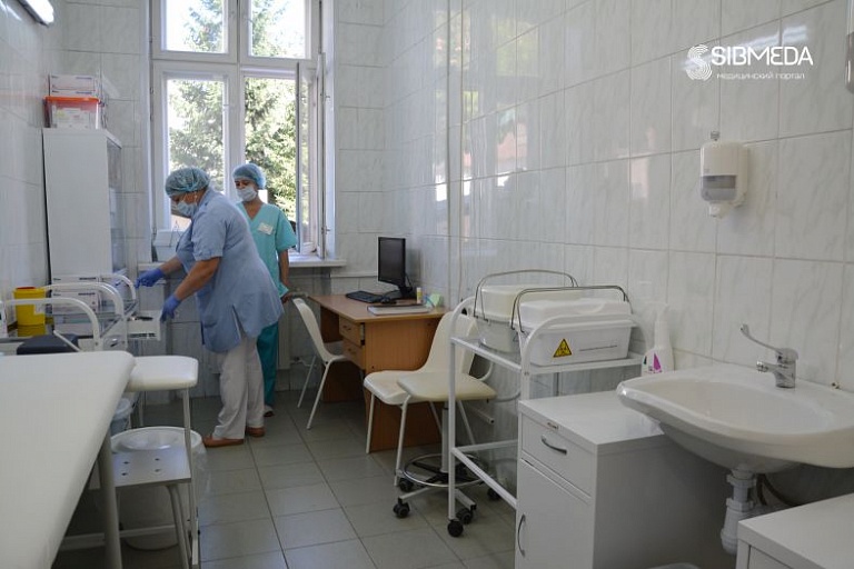 Новосибирских медиков обучили работе с вакциной от коронавируса