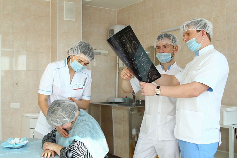 Новосибирский нейрохирург рассказал, как можно за 10 минут навсегда избавиться от головной боли