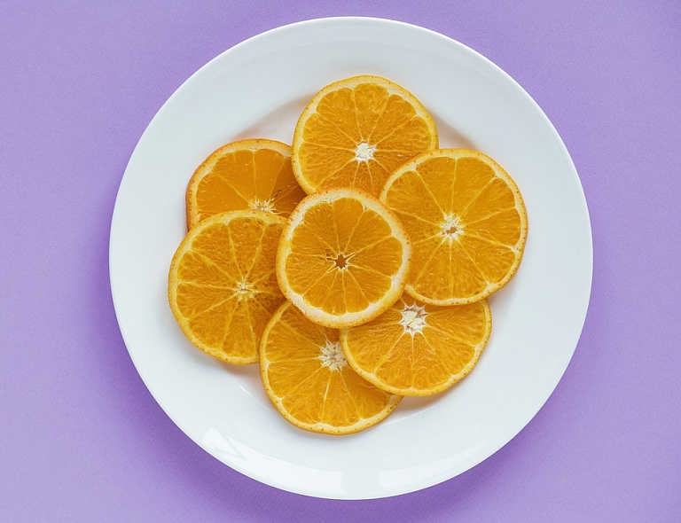 Регулярное включение в рацион апельсинов позволяет снизить риск потери зрения в старости