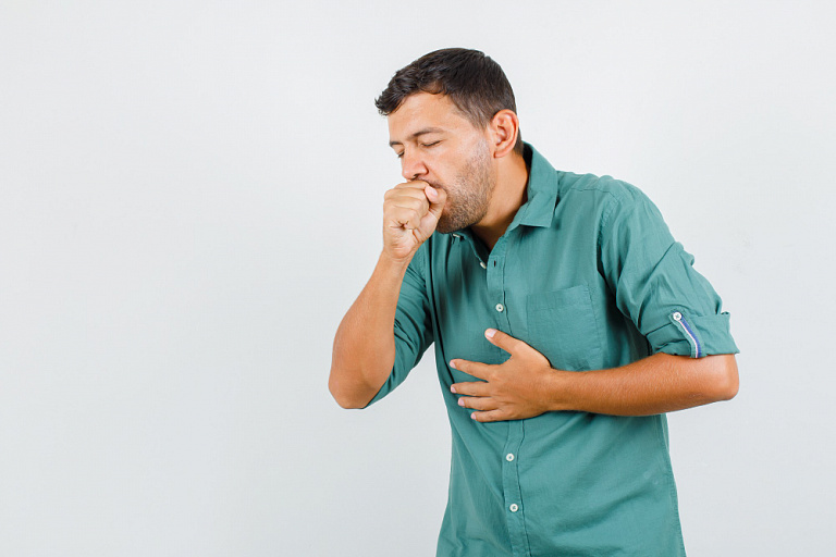 Пульмонолог рассказал о четырёх распространённых причинах кашля
