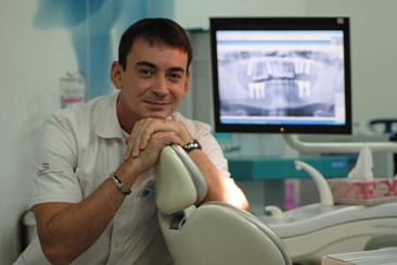 Возможна ли одновременная имплантация сразу двух зубов?