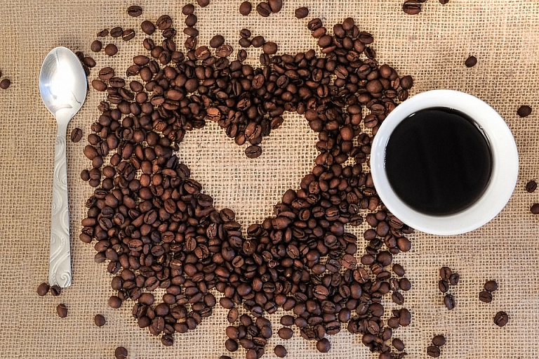 Имеет ли смысл заменить обычный кофе на декаф – кофе без кофеина?