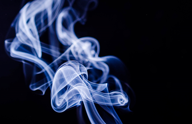 Зарегистрирован первый случай смерти человека из-за взрыва электронной сигареты во время курения