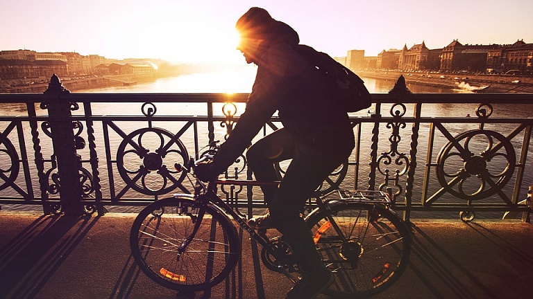 Активные пешие и велосипедные прогулки полезны даже в самых загрязнённых городах мира